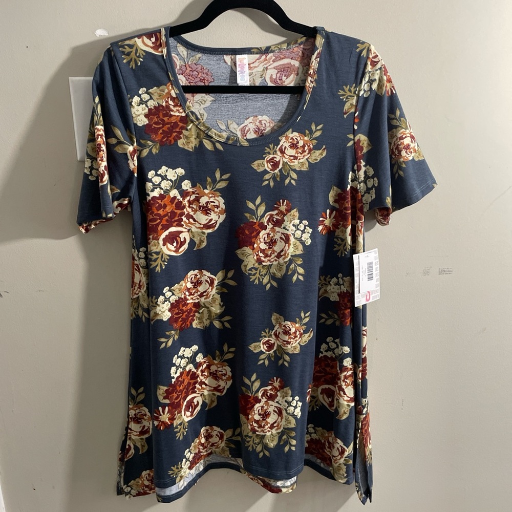 Lularoe Perfect tee size small